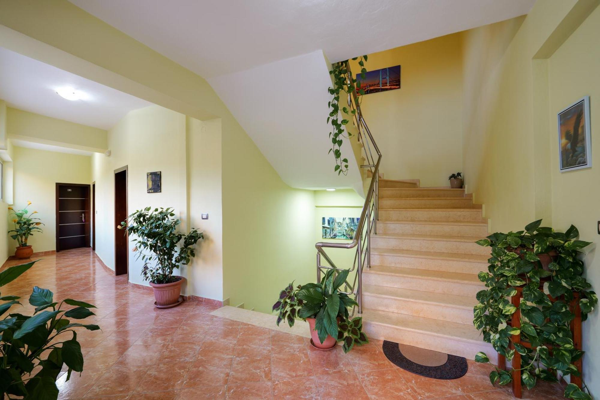 Unico Aparthotel Sarande Exterior photo