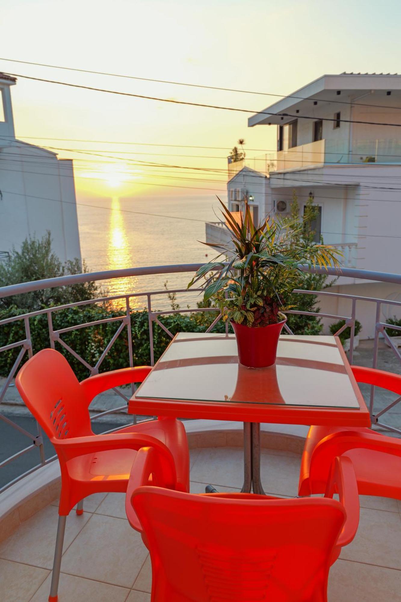 Unico Aparthotel Sarande Exterior photo