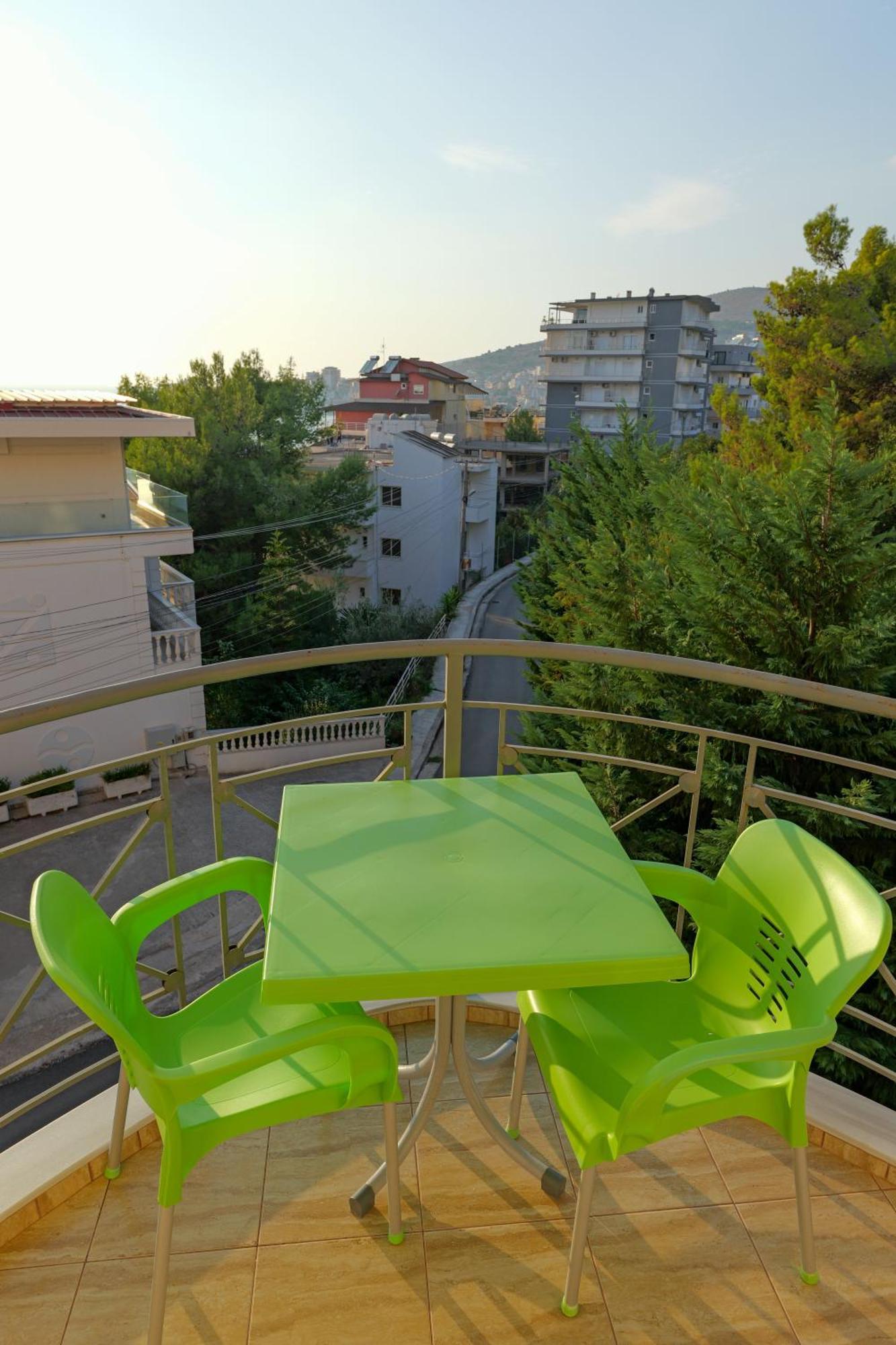 Unico Aparthotel Sarande Exterior photo