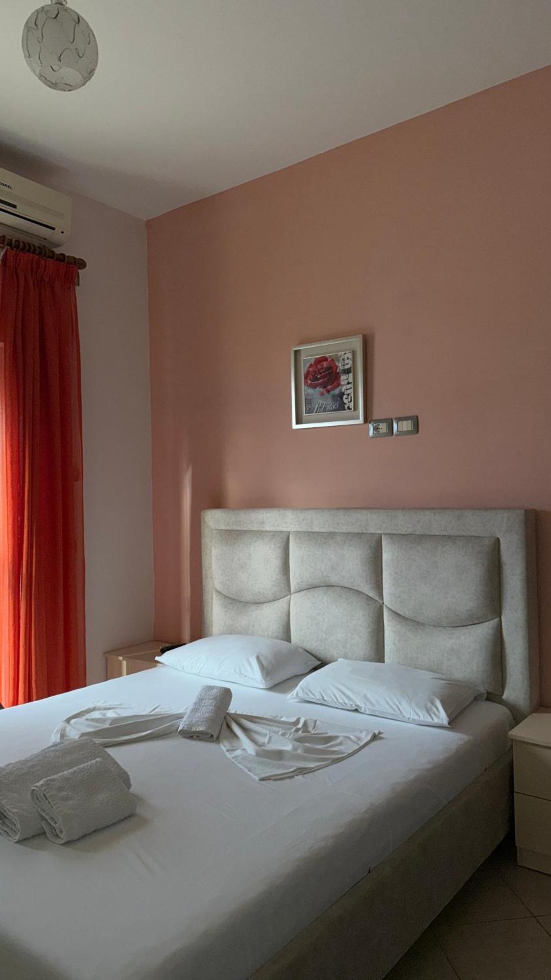 Unico Aparthotel Sarande Exterior photo
